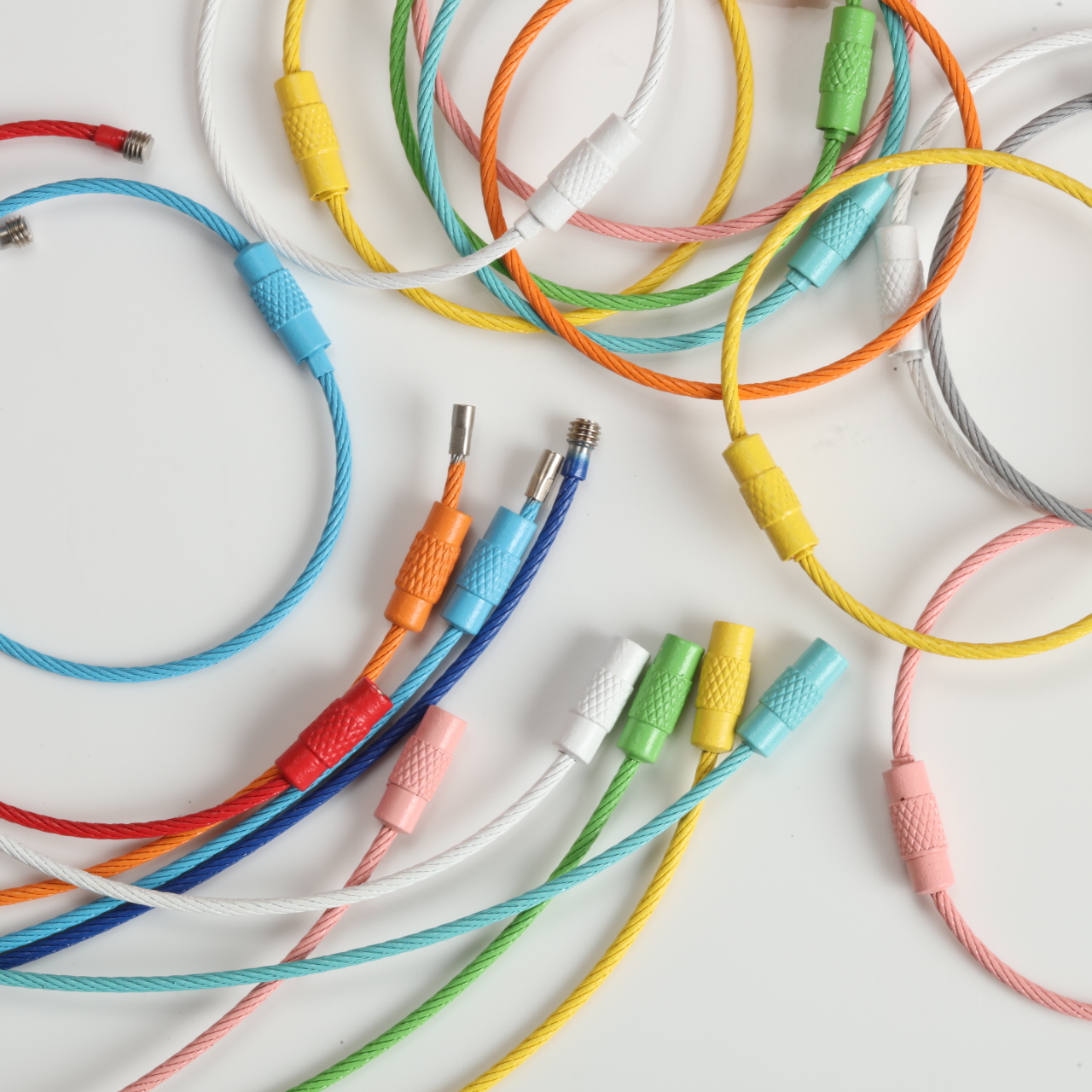 Multicolor Paint Coated Steel  - Jewelry Making Yarn avis et prix